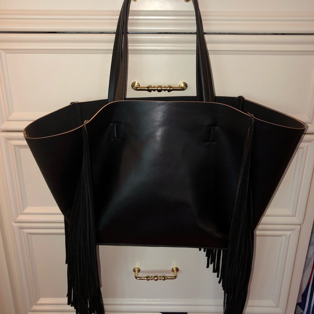 Black fringe tote bag